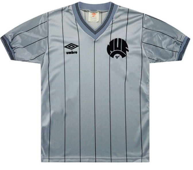 Camisa retro Umbro NewCastle United 1983 1985 II jogador